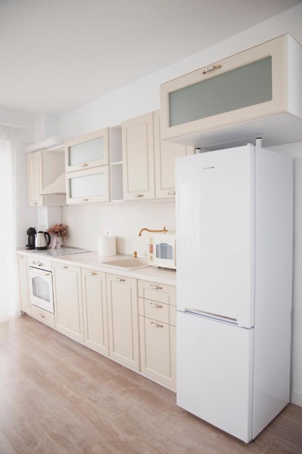 Elis Apartment By Oasis Homes Орадеа Екстериор снимка